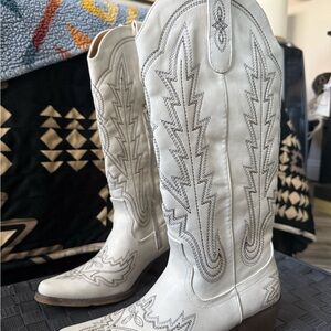 White Western Cowboy Boots